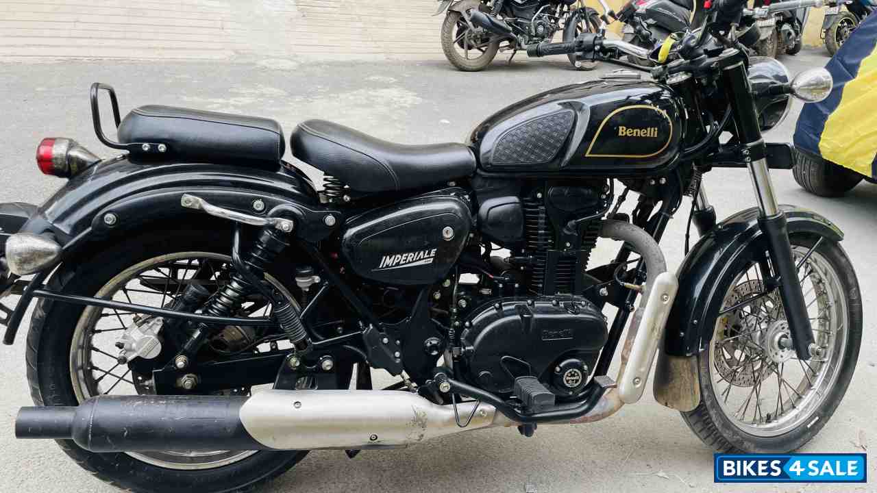 Black Benelli Imperiale 400