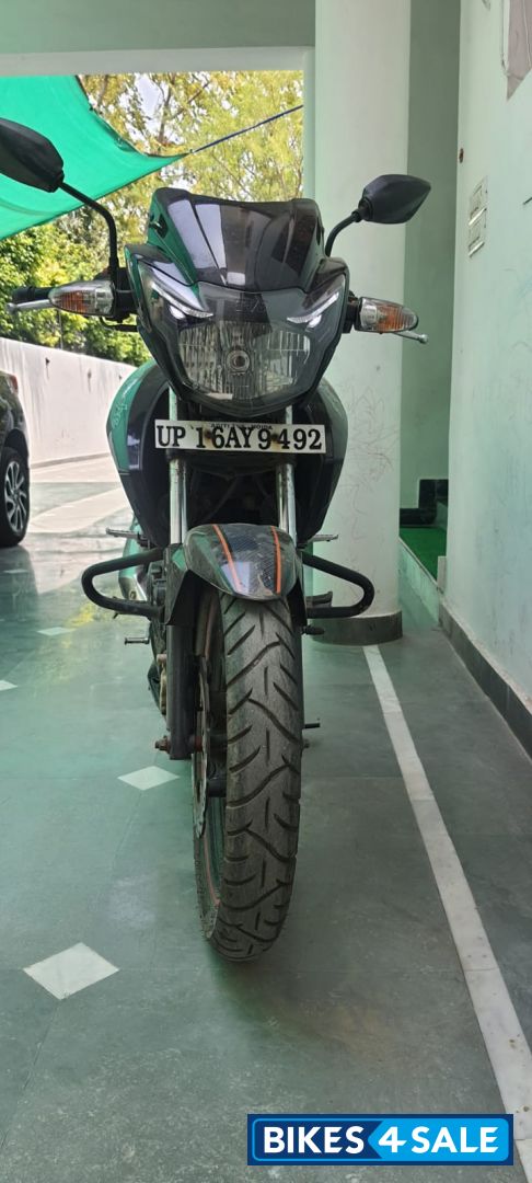 Black TVS Apache RTR 160