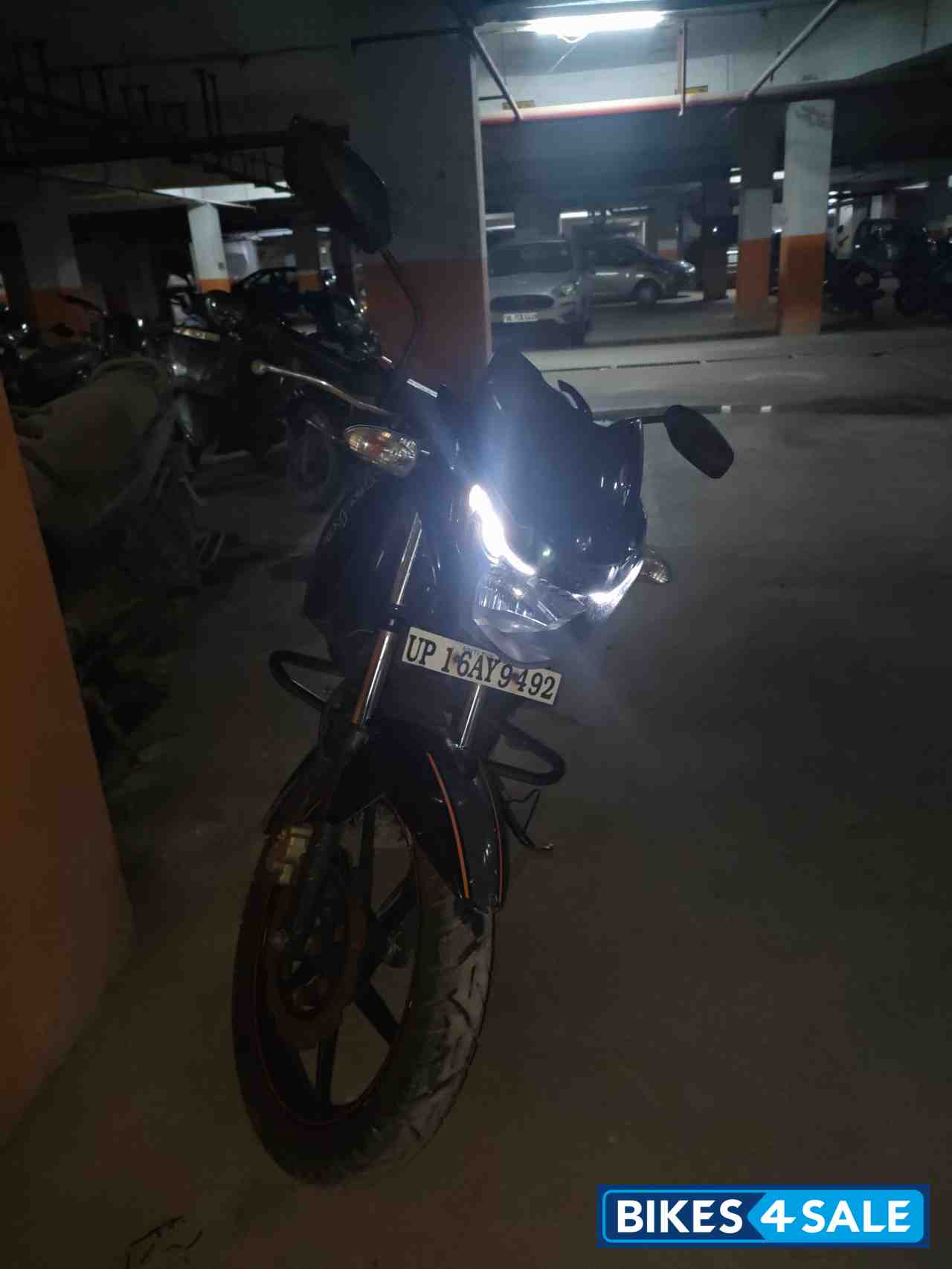 Black TVS Apache RTR 160