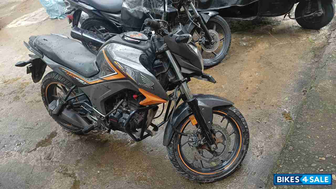 Honda CB Hornet 160R