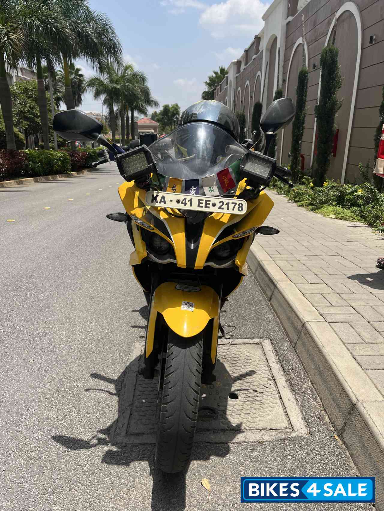 Bajaj Pulsar RS 200