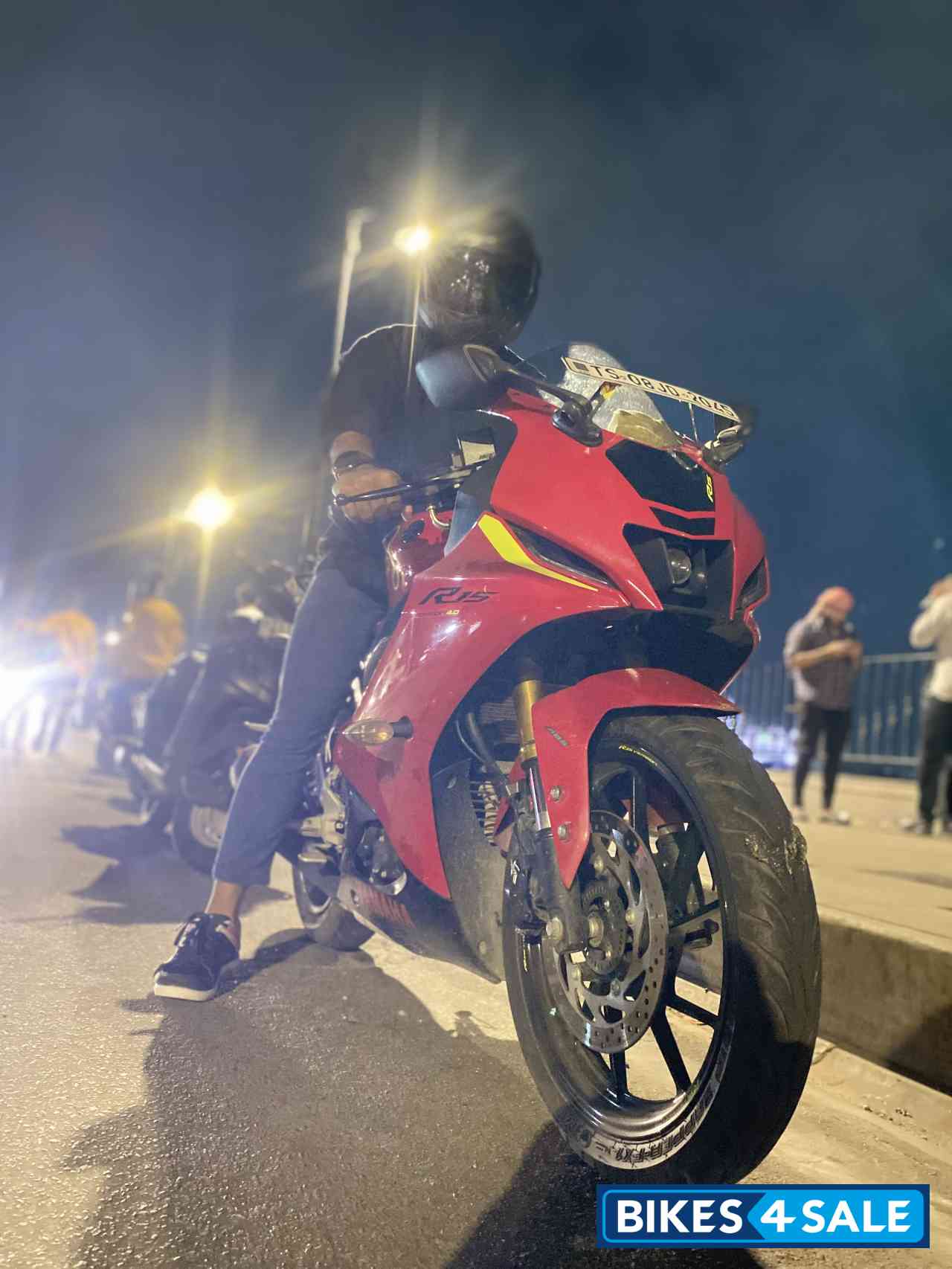 Red Yamaha R15 V4