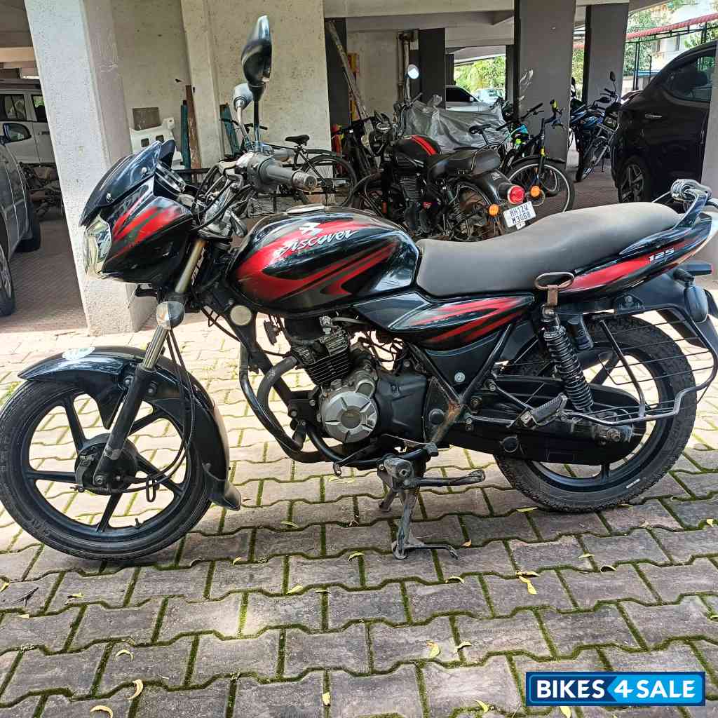 Wine Red Bajaj Discover 125T