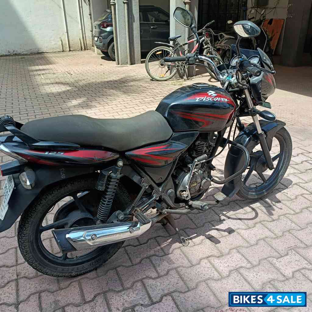 Wine Red Bajaj Discover 125T