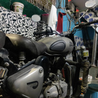 Grey Royal Enfield Classic Gunmetal Grey