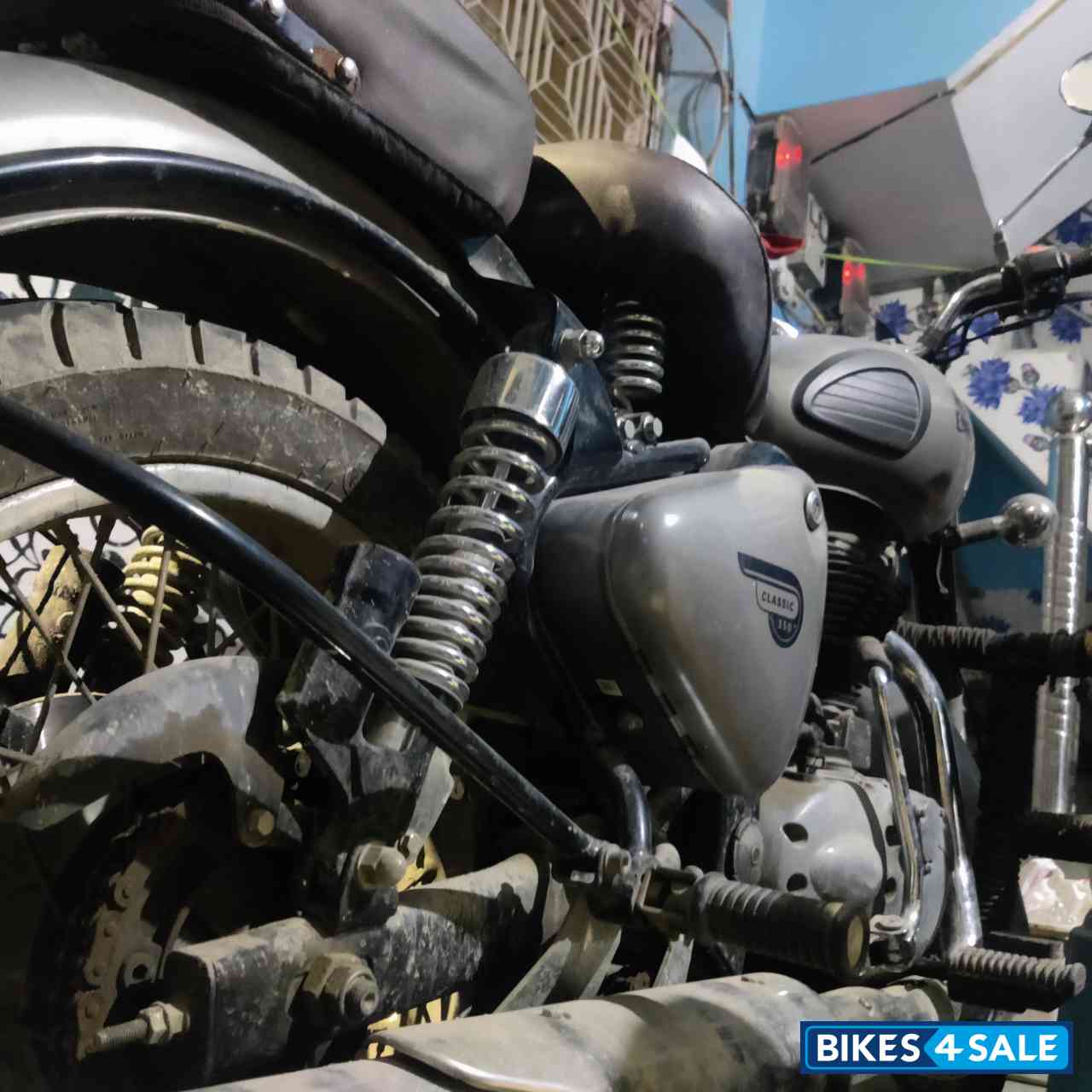 Grey Royal Enfield Classic Gunmetal Grey Grey Royal Enfield Classic Gunmetal Grey