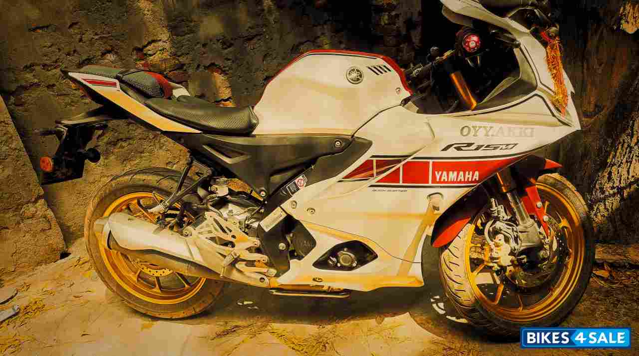 White And Red Yamaha R15M WGP 60th Anniversary Edition