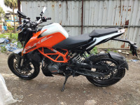 KTM Duke 125