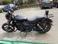 Black Harley Davidson Street 750