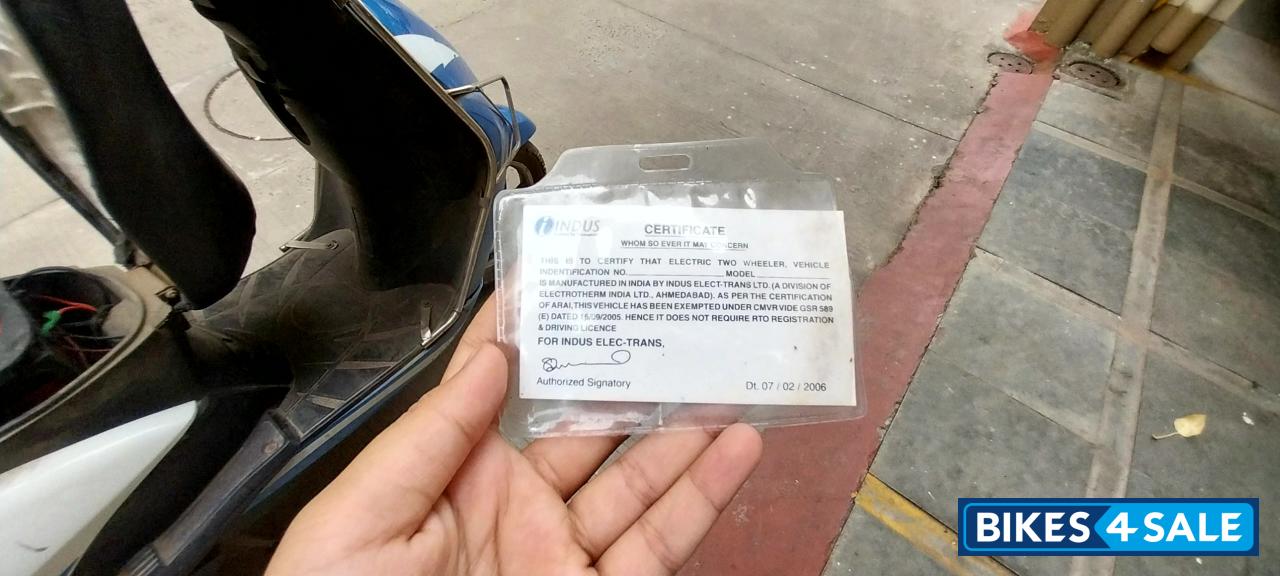 Blue & White YObykes YO Xplor Blue & White YObykes YO Xplor