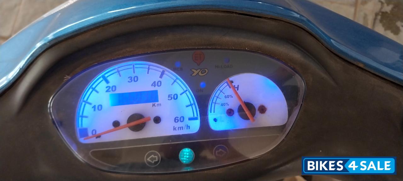 Blue & White YObykes YO Xplor