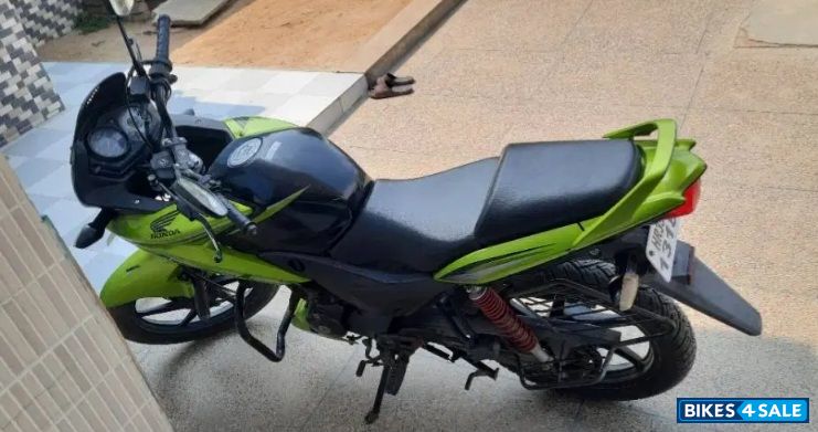 Green Honda CBF Stunner