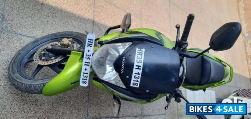 Green Honda CBF Stunner