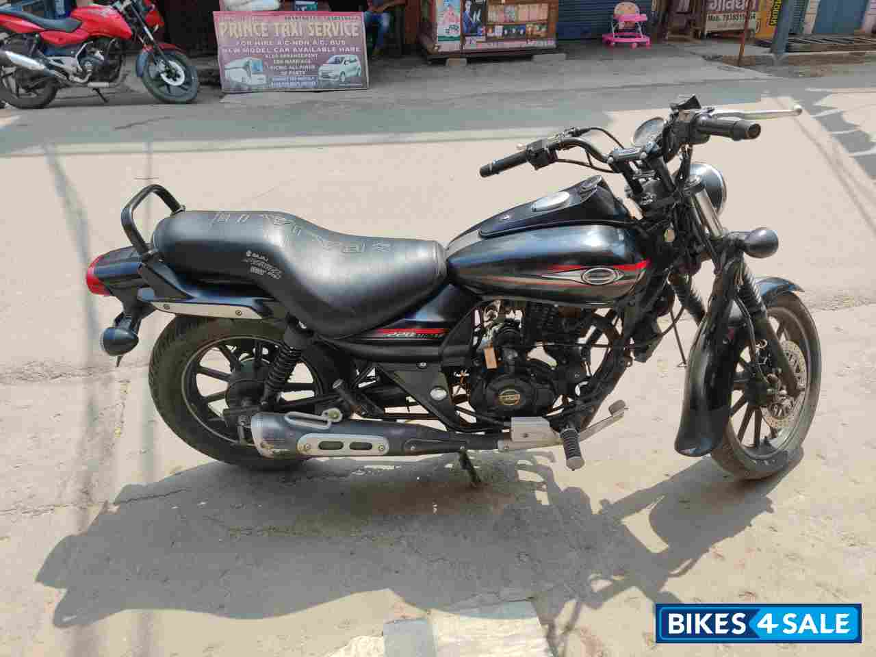 Bajaj Avenger Street 220