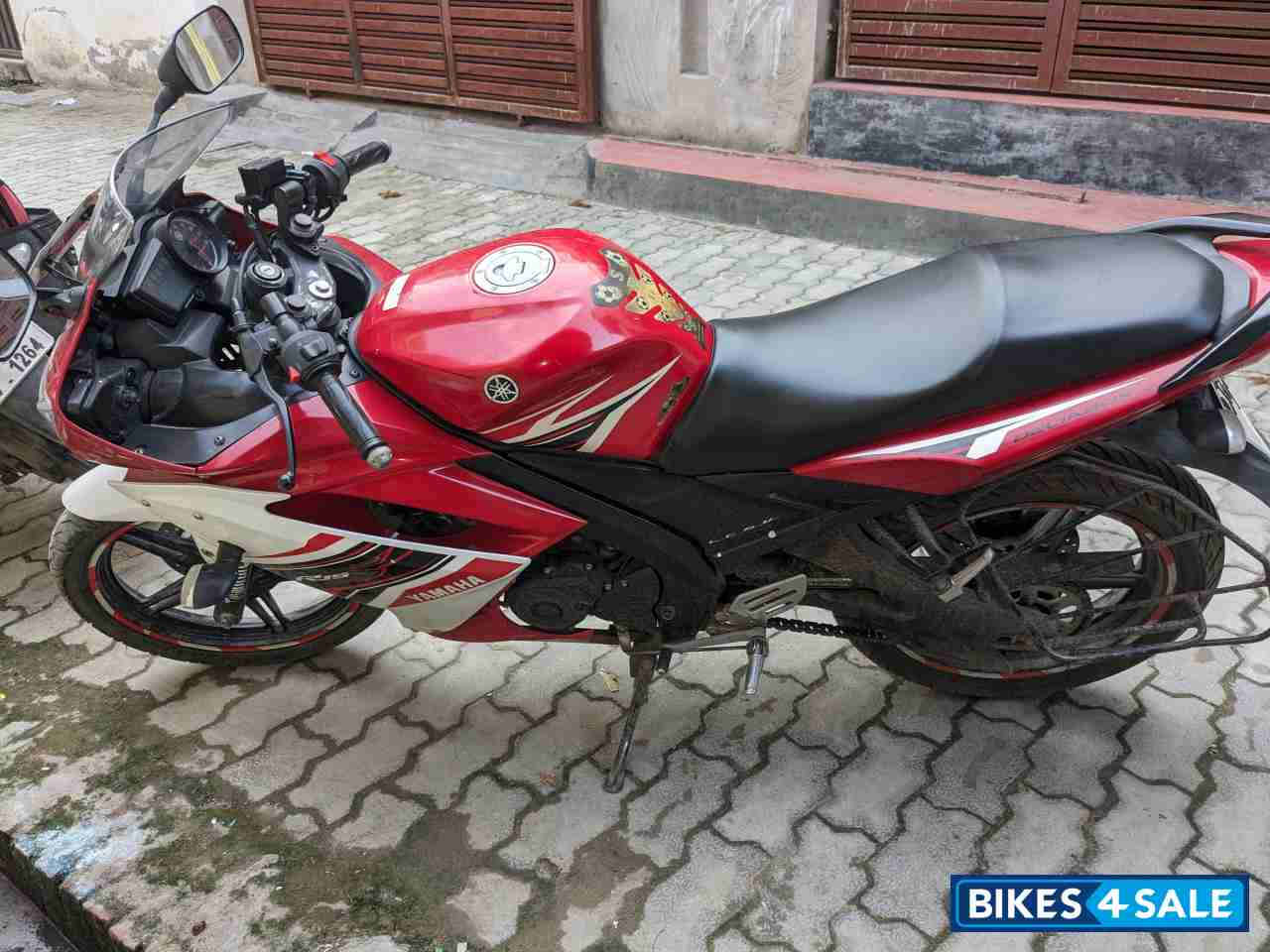 Red Yamaha YZF R15