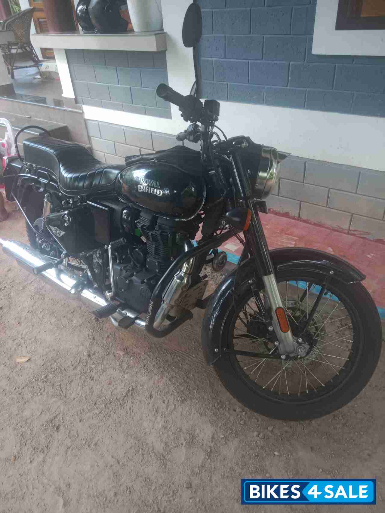 Black Royal Enfield Bullet 350 ES BS6