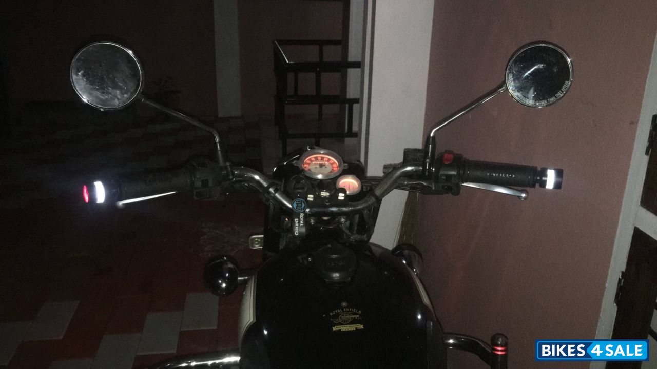 Black Royal Enfield Classic 350