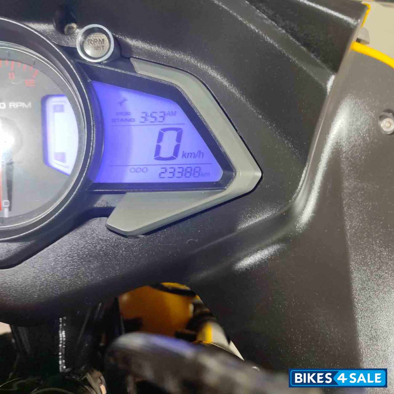 Bajaj Pulsar RS 200