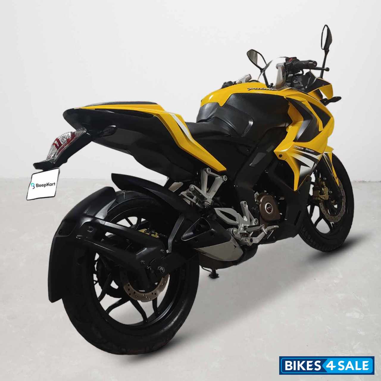 Bajaj Pulsar RS 200
