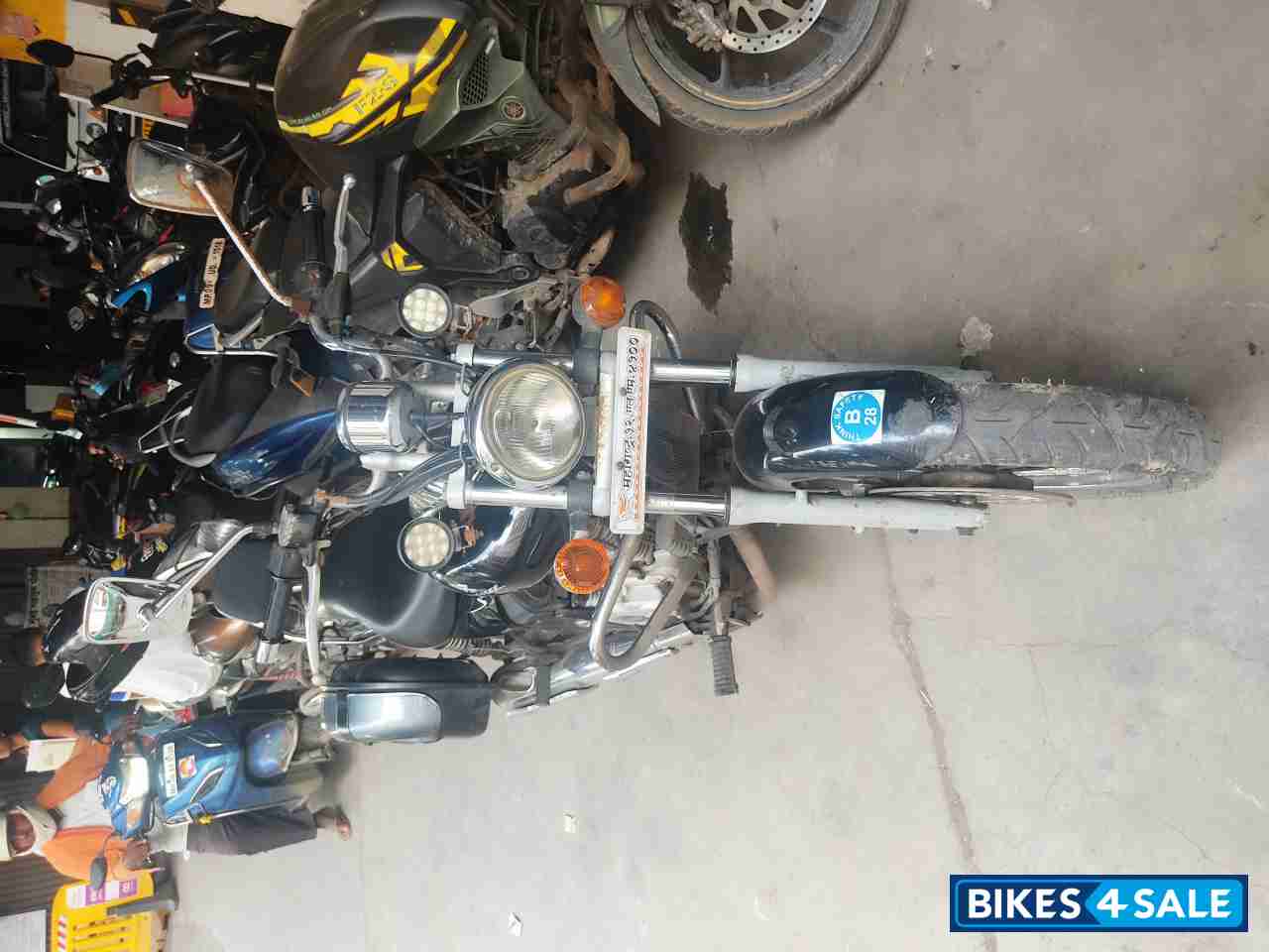Bajaj Avenger 220 DTS-i