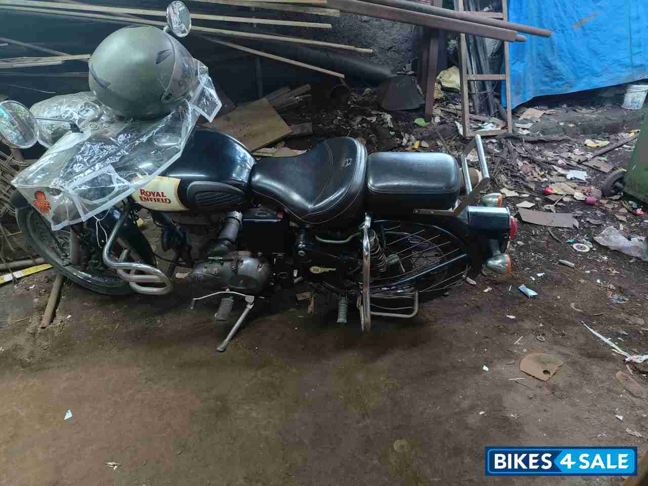 Black Royal Enfield Classic 350