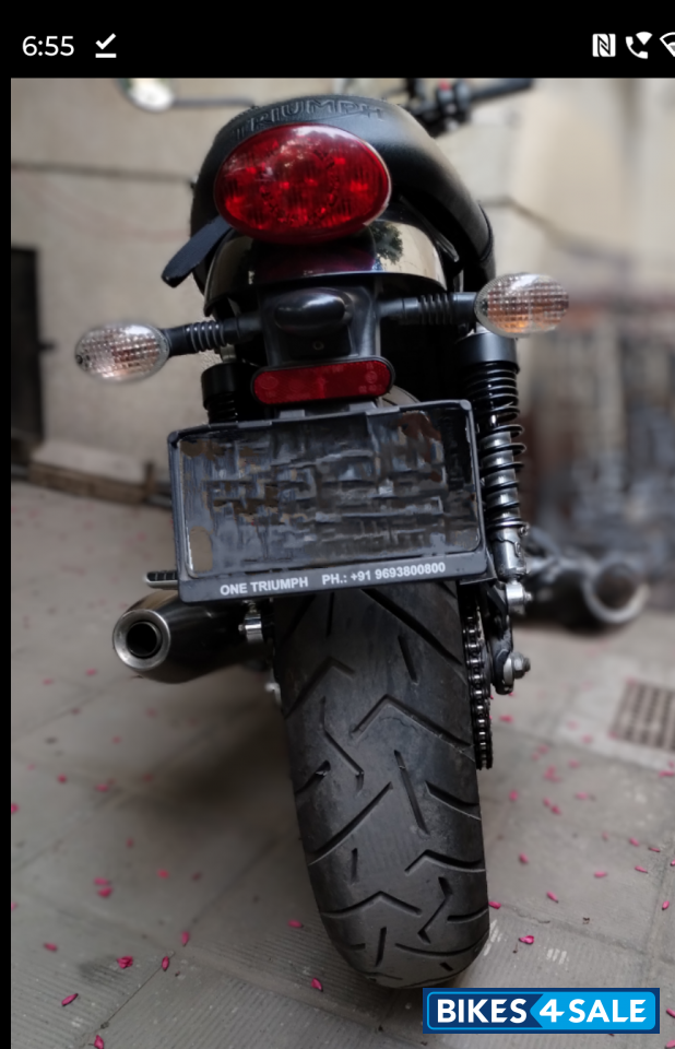 Red Triumph Street Twin