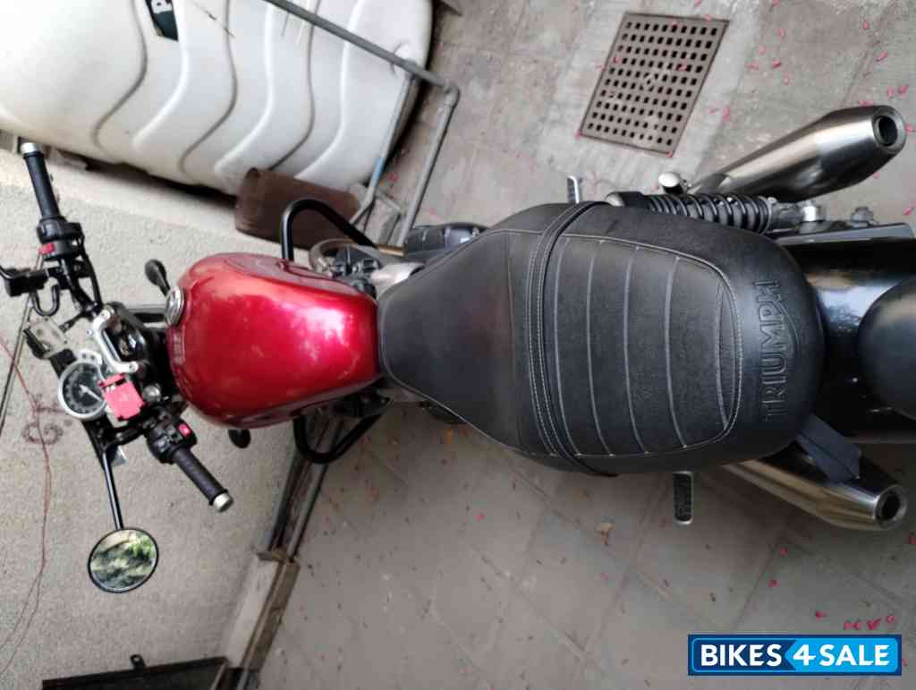 Red Triumph Street Twin