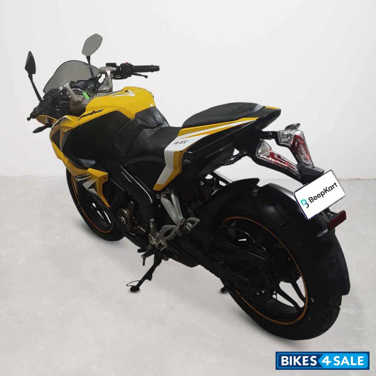 Bajaj Pulsar RS 200