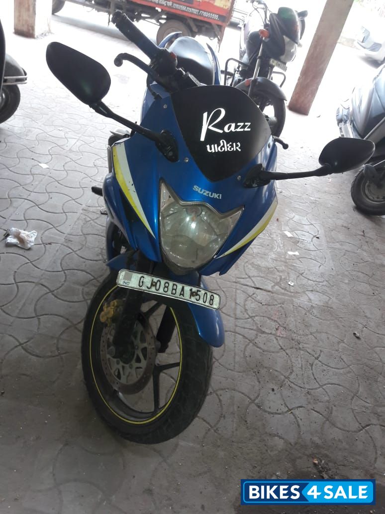Blue Suzuki Gixxer SF