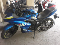 Blue Suzuki Gixxer SF