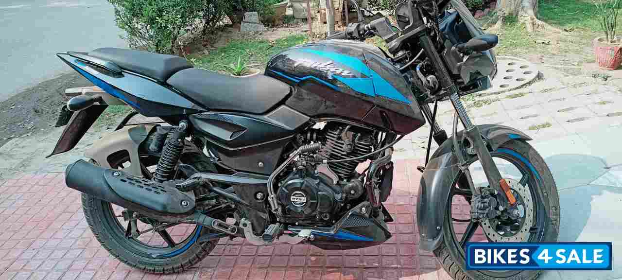Bajaj Pulsar 125 Split Seat