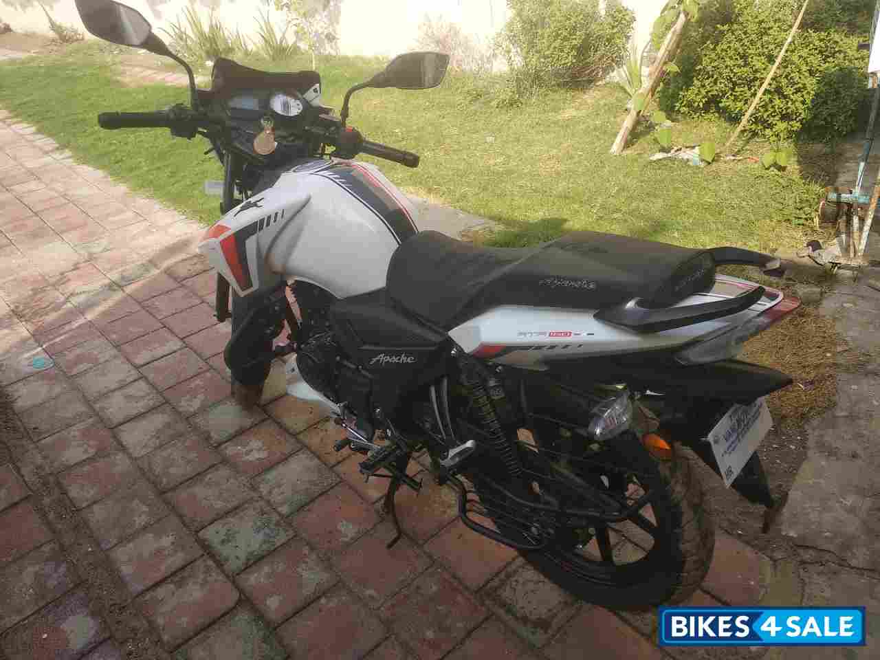 TVS Apache RTR 160 4V BS6