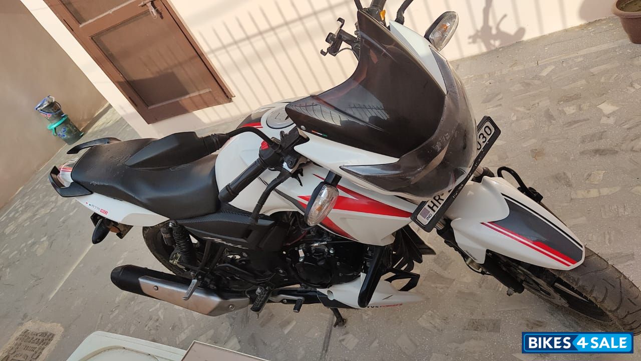 TVS Apache RTR 160 4V BS6