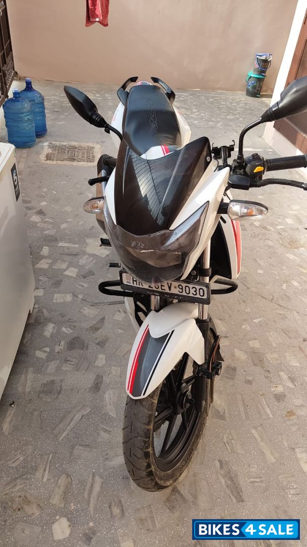 TVS Apache RTR 160 4V BS6