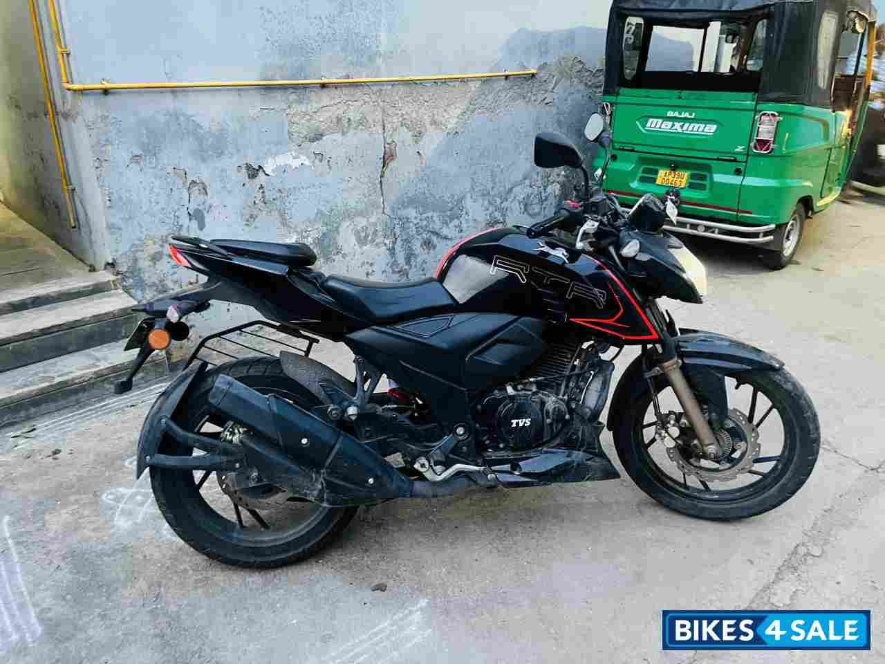 Black TVS Apache RTR 200 4V 2022 Black TVS Apache RTR 200 4V 2022