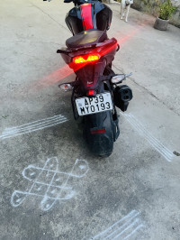 Black TVS Apache RTR 200 4V 2022