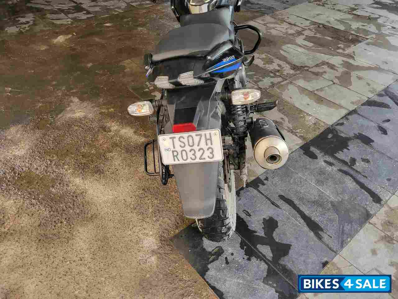 Bajaj Pulsar 220F BS6