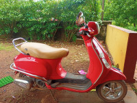 Red Vespa VXL 125