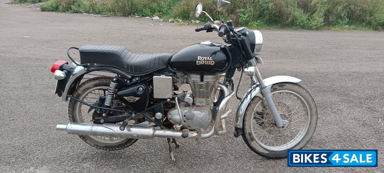 Black Royal Enfield Bullet 350 ES