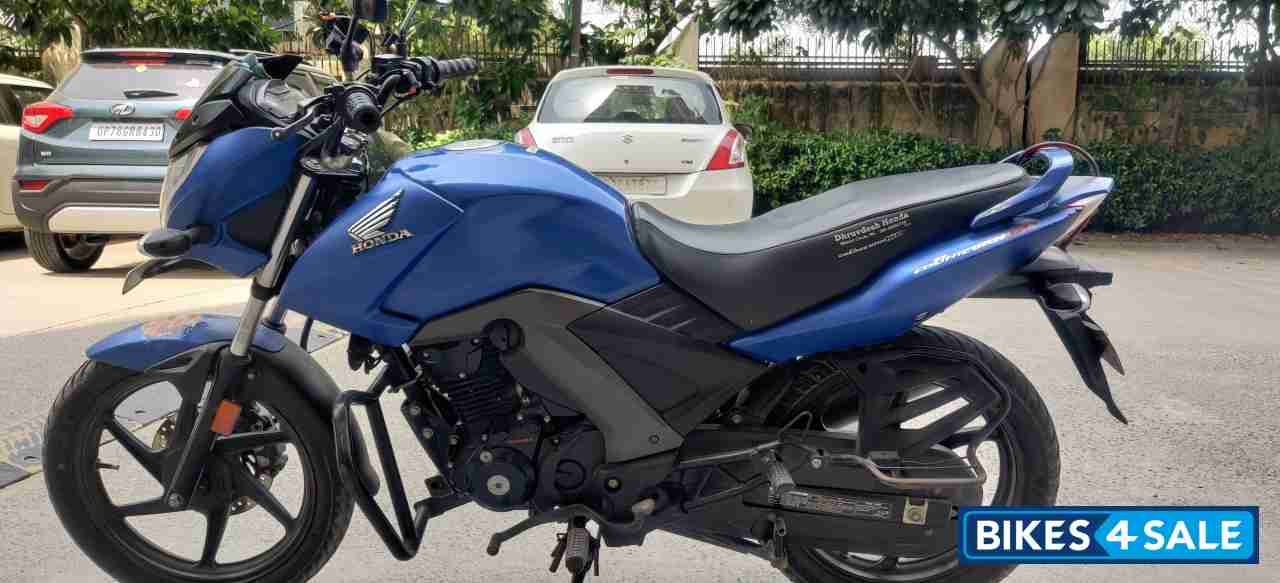 Matt Blue Honda CB Unicorn 160