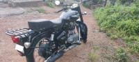 Black Royal Enfield Bullet Standard 350