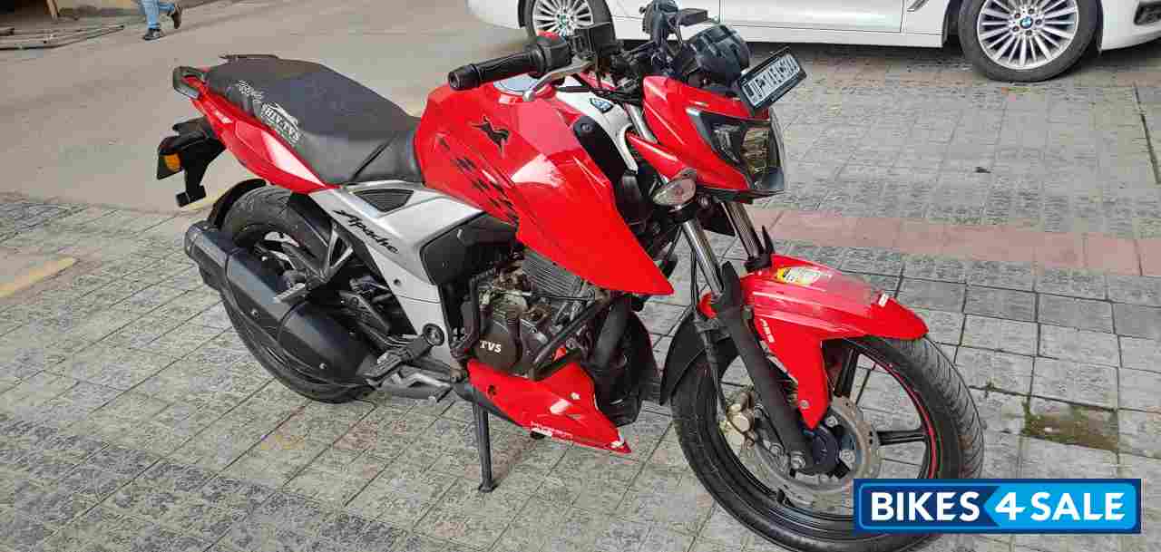 TVS Apache RTR 160 4V