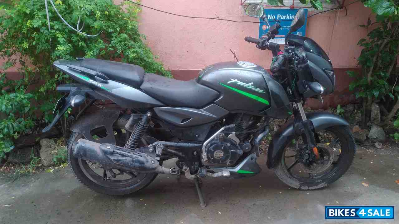 Bajaj Pulsar 125 Split Seat
