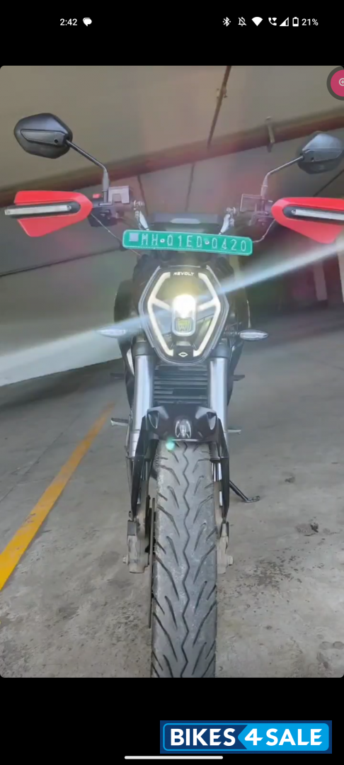 Revolt RV 400 Revolt RV 400