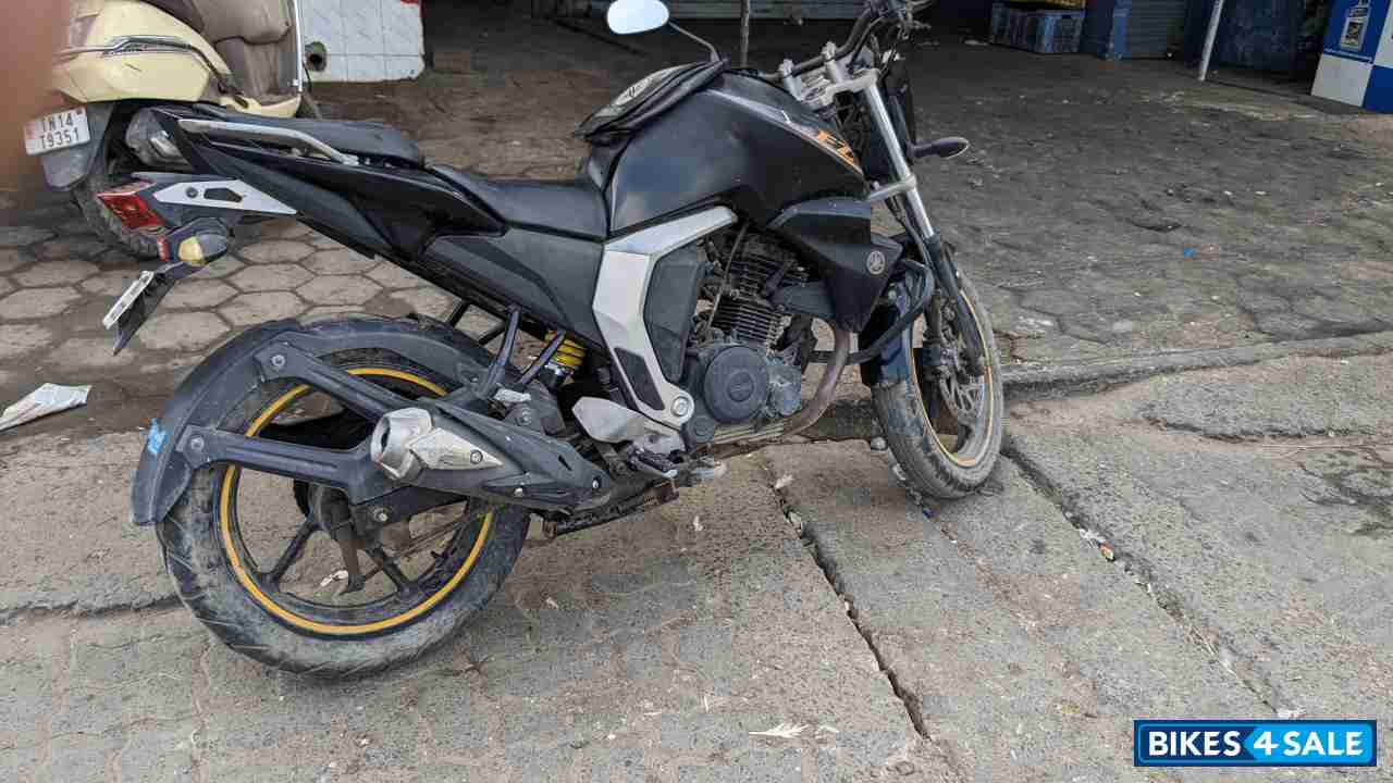 Yamaha FZ FI V2
