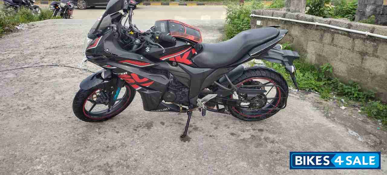 Suzuki Gixxer SF