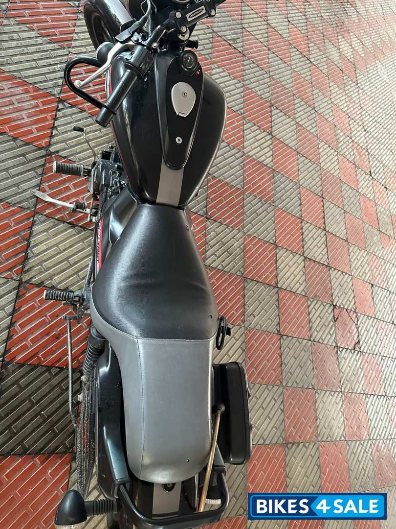 Bajaj Avenger 220 DTS-i