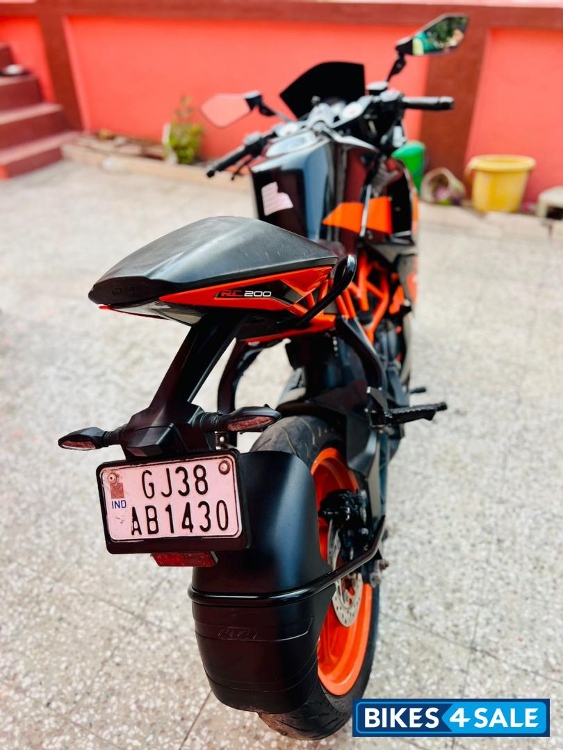 Ebony Black And Orange KTM RC 200
