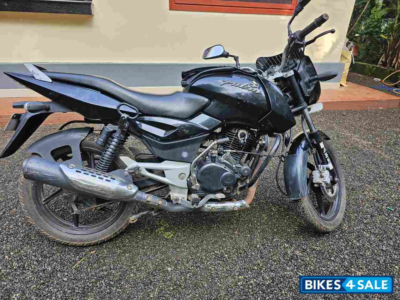 Black Bajaj Pulsar 150