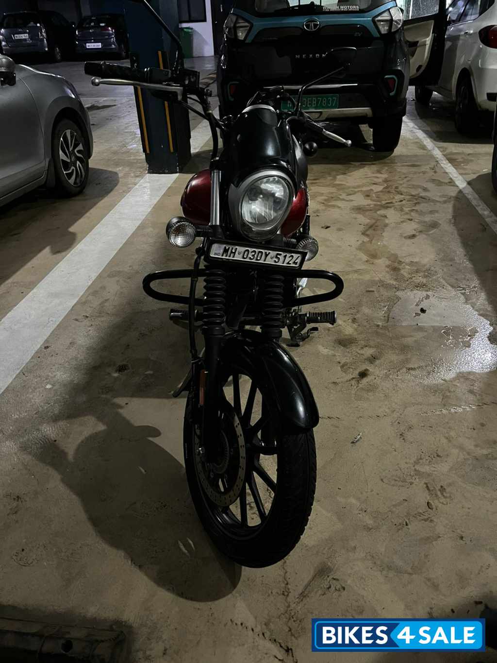 Red Bajaj Avenger Street 160
